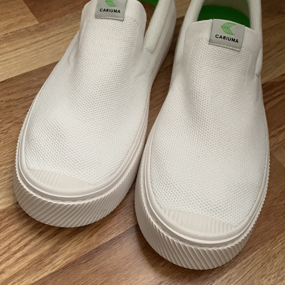 Cariuma Unisex White Knit IBI Slip-on Sneaker size 9.5W / 8M
